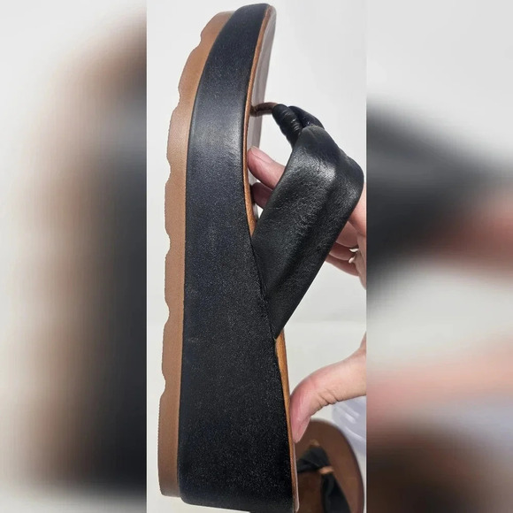 Miz Mooz Inuovo Leather Thong Sandals Black Wedge Heel Size EUR 41 US 9.5-10 - Picture 6 of 16